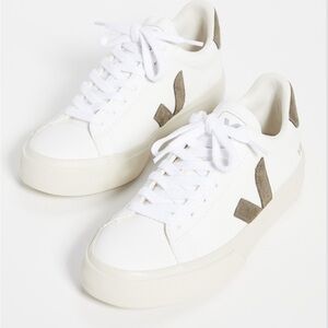 Women’s Veja Campo Sneakers. White/Khaki size US 8